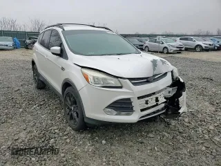 2013 Ford Escape SE z VIN 1FMCU0GX6DUC13677, wystawiony jako Copart lot #44182215 z przebiegiem 96 623 mil mil oraz Szkoda całkowita • Salvage title. Historia ofert i sprzedaży dostępna na DreamBid. Obrazek 12.