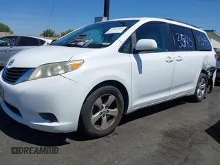 2012 Toyota Sienna LE AAS with VIN 5TDKK3DC4CS183817, listed as a IAAI auction lot 42013545 with 207,822 mi miles. Bid and sale history available at carsss.com. Image 19.