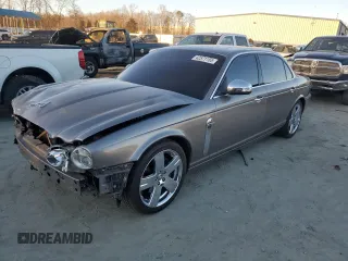 2008 Jaguar XJ Vanden Plas with VIN SAJWA82B18SH28807, listed as a Copart auction lot 42571155 with 97,548 mi miles and Salvage Title. Bid and sale history available at carsss.com. Image 1.