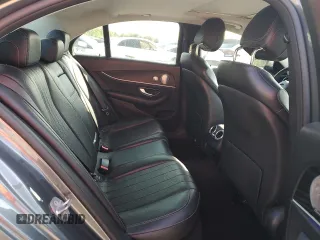 2018 Mercedes-Benz E 300 z VIN WDDZF4KB2JA340263, wystawiony jako Copart lot #58366155 z przebiegiem 91 480 mil mil oraz Czysty tytuł • Clean title. Historia ofert i sprzedaży dostępna na DreamBid. Obrazek 10.
