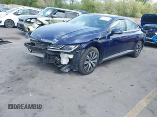2019 Volkswagen Arteon SE с VIN WVWBR7AN3KE030990, выставлен на аукционе IAAI как лот 42130127 с пробегом 68 064 миль миль и . История ставок и продаж доступна на DreamBid. Изображение 2.