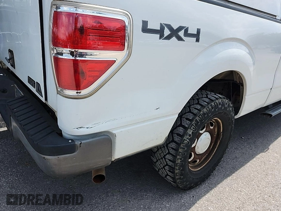 2013 Ford F-150 XL z VIN 1FTFX1EF3DKE62863, wystawiony jako IAAI lot #42561400 z przebiegiem 214 982 mil mil oraz . Historia ofert i sprzedaży dostępna na DreamBid. Obrazek 8.