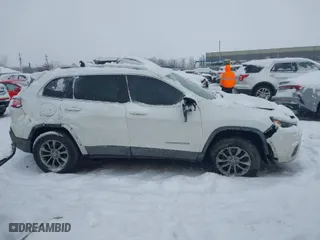 2019 Jeep Cherokee Altitude with VIN 1C4PJLLX2KD486604, listed as a IAAI auction lot 41622027 with 206,026 mi miles. Bid and sale history available at carsss.com. Image 13.