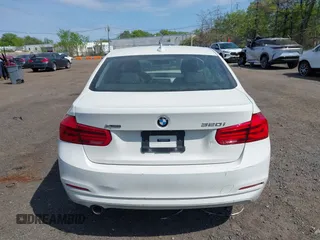 2018 BMW 3 Series 320i xDrive with VIN WBA8A3C5XJA505321, listed as a IAAI auction lot 42146927 with 47,547 mi miles and . Bid and sale history available at DreamBid. Image 17.