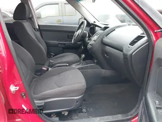 2013 Kia Soul with VIN KNDJT2A58D7571041, listed as a IAAI auction lot 41429547 with 137,573 mi miles and . Bid and sale history available at DreamBid. Image 5.
