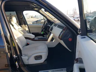 2014 Land Rover Range Rover Supercharged z VIN SALGS3TFXEA182763, wystawiony jako IAAI lot #41945640 z przebiegiem 121 845 mil mil oraz . Historia ofert i sprzedaży dostępna na DreamBid. Obrazek 5.