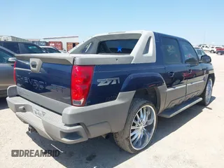 2002 Chevrolet Avalanche with VIN 3GNEK13T72G174634, listed as a IAAI auction lot 41953407 with 266,832 mi miles. Bid and sale history available at carsss.com. Image 4.