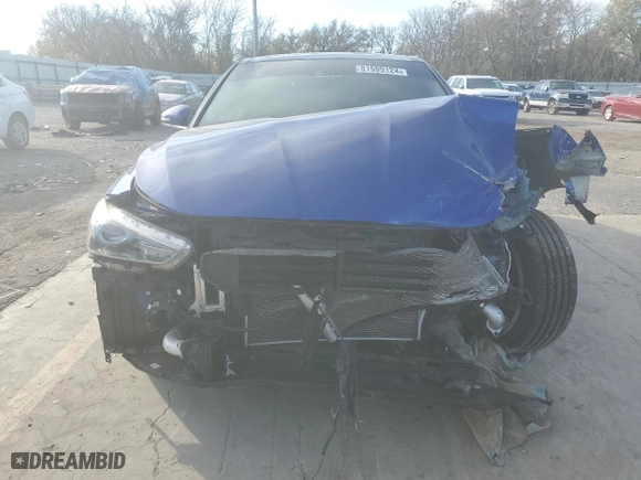 2020 Genesis G70 2.0T with VIN KMTG44LA1LU062584, listed as a Copart auction lot 81599124 with 70,907 mi miles and Salvage Title. Bid and sale history available at carsss.com. Image 5.