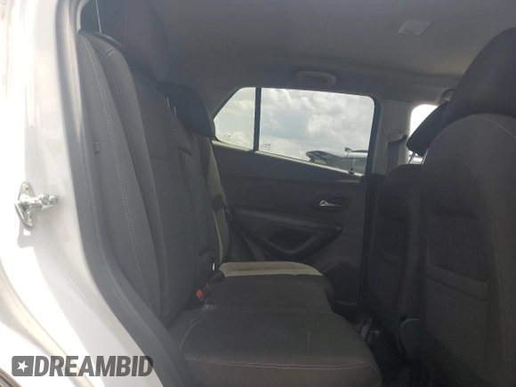 2022 Chevrolet Trax LS z VIN KL7CJKSM7NB530318, wystawiony jako Copart lot #58771845 z przebiegiem 35 691 mil mil oraz Nie do naprawy • Non repairable. Historia ofert i sprzedaży dostępna na DreamBid. Obrazek 11.