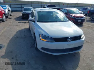 2011 Volkswagen Jetta Sedan SE w/Convenience & Sunroof with VIN 3VWDX7AJ4BM305463, listed as a IAAI auction lot 41621670 with 96,087 mi miles. Bid and sale history available at carsss.com. Image 1.