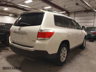 2011 Toyota Highlander with VIN 5TDBK3EHXBS069183, listed as a IAAI auction lot 41543896 with 221,490 mi miles. Bid and sale history available at carsss.com. Image 4.