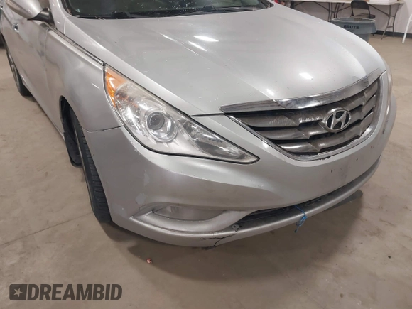 2013 Hyundai Sonata Limited with VIN 5NPEC4AB6DH687028, listed as a IAAI auction lot 41754981 with 140,583 mi miles and . Bid and sale history available at carsss.com. Image 6.