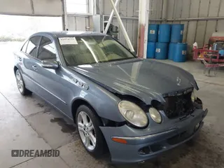 2005 Mercedes-Benz E 500 z VIN WDBUF70J55A627956, wystawiony jako IAAI lot #41854732 z przebiegiem 223 945 mil mil oraz . Historia ofert i sprzedaży dostępna na DreamBid. Obrazek 1.