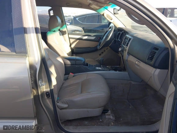 2006 Toyota 4Runner SR5 with VIN JTEBU14R568055724, listed as a IAAI auction lot 41450451 with 230,598 mi miles. Bid and sale history available at carsss.com. Image 5.