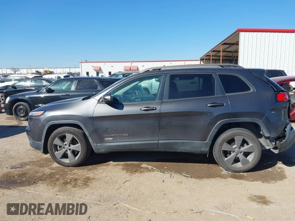 2017 Jeep Cherokee Latitude with VIN 1C4PJLCB8HW547553, listed as a IAAI auction lot 41666321 with 101,132 mi miles and . Bid and sale history available at DreamBid. Image 14.