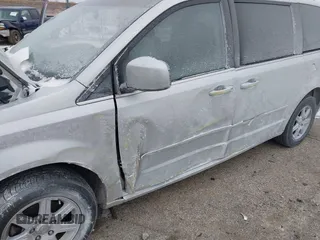 2010 Chrysler Town & Country Touring with VIN 2A4RR5D18AR250438, listed as a IAAI auction lot 41614646 with 271,504 mi miles. Bid and sale history available at carsss.com. Image 6.