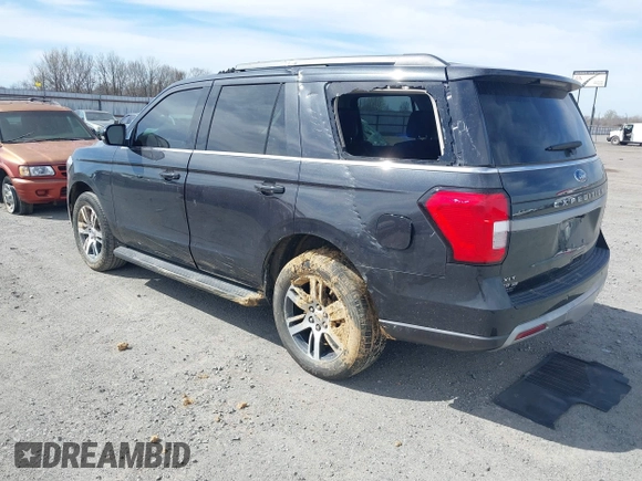 2024 Ford Expedition XLT with VIN 1FMJU1H82REA73438, listed as a IAAI auction lot 41806868 with Not provided miles and . Bid and sale history available at DreamBid. Image 3.