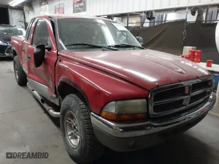 2001 Dodge Dakota Sport with VIN 1B7HL2AN81S296293, listed as a IAAI auction lot 41470036 with 203,323 mi miles. Bid and sale history available at carsss.com. Image 1.