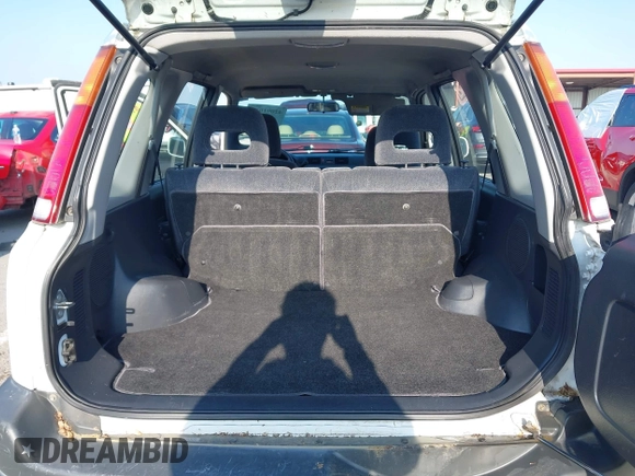 1999 Honda CR-V EX with VIN JHLRD1864XC003571, listed as a IAAI auction lot 42091015 with 177,176 mi miles. Bid and sale history available at carsss.com. Image 12.