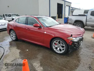 2018 Alfa Romeo Giulia Ti Sport with VIN ZARFAECN5J7577701, listed as a Copart auction lot 58617664 with 31,033 mi miles and Salvage Title. Bid and sale history available at carsss.com. Image 4.