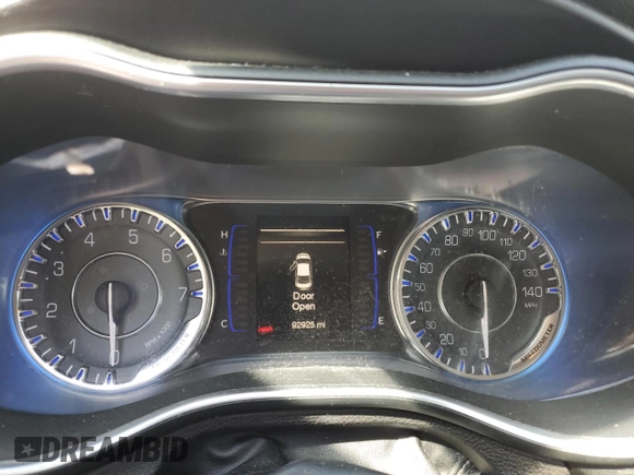 2015 Chrysler 200 Limited z VIN 1C3CCCAB4FN722433, wystawiony jako Copart lot #56233825 z przebiegiem 92 925 mil mil oraz Szkoda całkowita • Salvage title. Historia ofert i sprzedaży dostępna na DreamBid. Obrazek 9.
