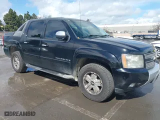 2007 Chevrolet Avalanche LT w/1LT with VIN 3GNEC12027G305318, listed as a IAAI auction lot 41825728 with 190,558 mi miles. Bid and sale history available at carsss.com. Image 1.
