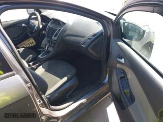 2014 Ford Focus SE with VIN 1FADP3K21EL123993, listed as a IAAI auction lot 41869253 with 83,525 mi miles. Bid and sale history available at carsss.com. Image 5.
