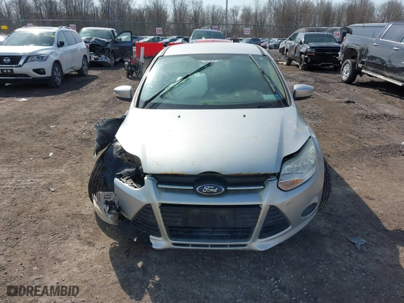 2013 Ford Focus SE with VIN 1FADP3F20DL174037, listed as a IAAI auction lot 41792552 with 131,984 mi miles. Bid and sale history available at carsss.com. Image 12.