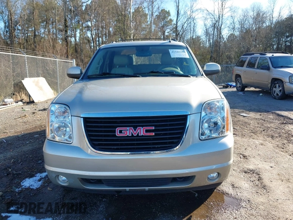 2014 GMC Yukon SLT with VIN 1GKS1CE03ER115330, listed as a IAAI auction lot 41346200 with 115,010 mi miles. Bid and sale history available at carsss.com. Image 13.