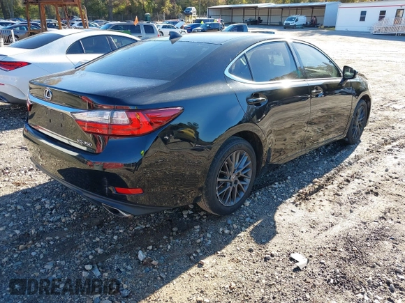 2018 Lexus ES with VIN 58ABK1GG7JU085607, listed as a IAAI auction lot 40888764 with 123,116 mi miles. Bid and sale history available at carsss.com. Image 4.