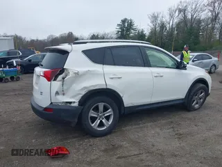 2015 Toyota RAV4 XLE z VIN JTMRFREV4FJ015019, wystawiony jako IAAI lot #42171898 z przebiegiem 125 814 mil mil oraz . Historia ofert i sprzedaży dostępna na DreamBid. Obrazek 6.