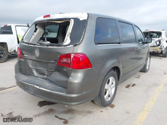 2010 Volkswagen Routan SE with VIN 2V4RW3D1XAR407847, listed as a IAAI auction lot 42020588 with 233,095 mi miles. Bid and sale history available at carsss.com. Image 4.