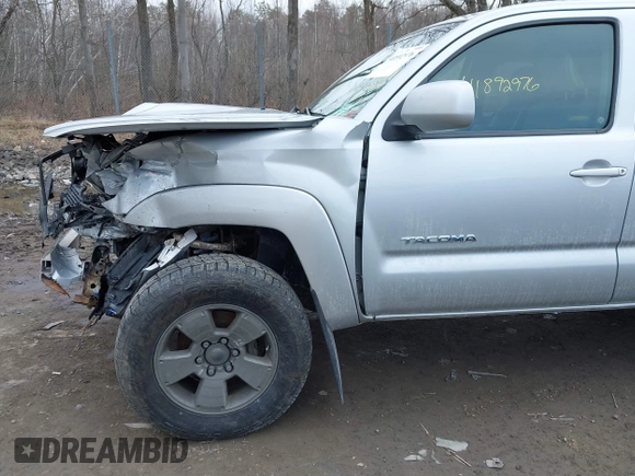 2009 Toyota Tacoma with VIN 5TEUU42N59Z604632, listed as a IAAI auction lot 41892976 with 43,810 mi miles. Bid and sale history available at carsss.com. Image 6.