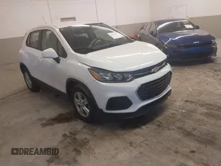 2020 Chevrolet Trax LS with VIN KL7CJKSB2LB093520, listed as a IAAI auction lot 41976707 with 37,933 mi miles and . Bid and sale history available at carsss.com. Image 1.