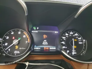 2020 Alfa Romeo Giulia with VIN ZARFAMAN1L7637425, listed as a Copart auction lot 48060025 with 31,083 mi miles and Clean title. Bid and sale history available at DreamBid. Image 9.