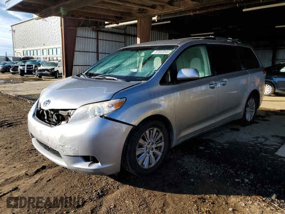 2013 Toyota Sienna LE with VIN 5TDJK3DC7DS063345, listed as a Copart auction lot 41707155 with 268,833 mi miles and Salvage Title. Bid and sale history available at carsss.com. Image 1.