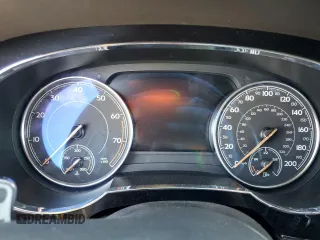 2018 Bentley Bentayga Signature z VIN SJAAC2ZV3JC016779, wystawiony jako Copart lot #54077865 z przebiegiem Nie podano mil oraz Szkoda całkowita • Salvage title. Historia ofert i sprzedaży dostępna na DreamBid. Obrazek 9.