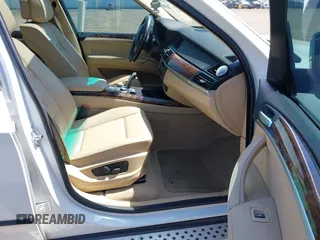 2008 BMW X5 3.0si z VIN 5UXFE43538L009505, wystawiony jako IAAI lot #42189410 z przebiegiem 136 931 mil mil oraz . Historia ofert i sprzedaży dostępna na DreamBid. Obrazek 5.