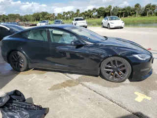 2022 Tesla Model S Plaid z VIN 5YJSA1E64NF461218, wystawiony jako Copart lot #74178794 z przebiegiem Nie podano mil oraz Szkoda całkowita • Salvage title. Historia ofert i sprzedaży dostępna na DreamBid. Obrazek 4.