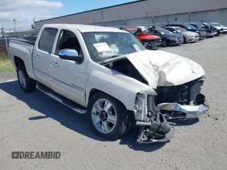 2013 Chevrolet Silverado 1500 LT with VIN 3GCPCSE06DG222246, listed as a IAAI auction lot 41877437 with Not Provided miles. Bid and sale history available at carsss.com. Image 1.