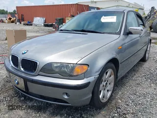 2003 BMW 3 Series 325i z VIN WBAET374X3NJ35921, wystawiony jako IAAI lot #42321401 z przebiegiem 209 483 mil mil oraz . Historia ofert i sprzedaży dostępna na DreamBid. Obrazek 6.