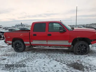 2006 Chevrolet Silverado 1500 LT1 with VIN 2GCEK13TX61118887, listed as a IAAI auction lot 41003882 with 171,532 mi miles. Bid and sale history available at carsss.com. Image 13.