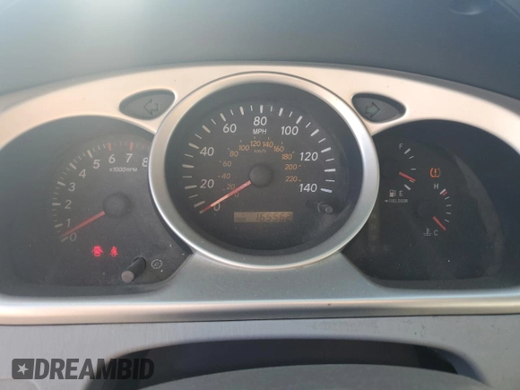 2006 Toyota Highlander z VIN JTEGP21A760107211, wystawiony jako Copart lot #52211645 z przebiegiem 165 562 mil mil oraz Czysty tytuł • Clean title. Historia ofert i sprzedaży dostępna na DreamBid. Obrazek 9.