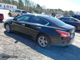 2015 Nissan Altima 2.5 with VIN 1N4AL3AP5FC186981, listed as a IAAI auction lot 41657318 with 120,000 mi miles. Bid and sale history available at carsss.com. Image 3.