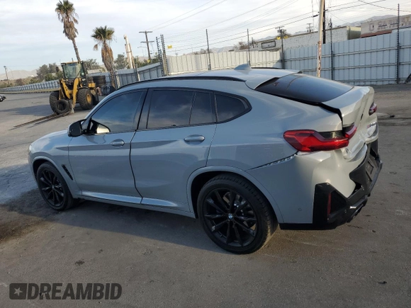 2024 BMW X4 M40i z VIN 5UX43DT03R9X53900, wystawiony jako Copart lot #87204324 z przebiegiem 8 410 mil mil oraz Szkoda całkowita • Salvage title. Historia ofert i sprzedaży dostępna na DreamBid. Obrazek 2.