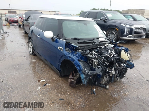 2018 MINI Hardtop Cooper with VIN WMWXP5C50J2G64237, listed as a IAAI auction lot 42460160 with Not provided miles and . Bid and sale history available at DreamBid. Image 1.