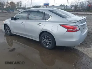 2015 Nissan Altima S with VIN 1N4AL3AP0FN900696, listed as a IAAI auction lot 41960816 with 168,139 mi miles and . Bid and sale history available at carsss.com. Image 3.