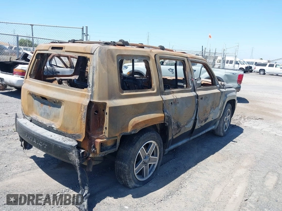 2010 Jeep Patriot Sport with VIN 1J4NF2GBXAD512702, listed as a IAAI auction lot 39616697 with Not Provided miles. Bid and sale history available at carsss.com. Image 4.