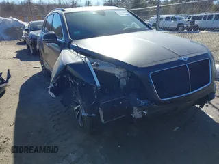 2019 Bentley Bentayga V8 z VIN SJAAM2ZV9KC024576, wystawiony jako IAAI lot #41713477 z przebiegiem 29 631 mil mil oraz . Historia ofert i sprzedaży dostępna na DreamBid. Obrazek 6.