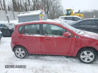 2011 Chevrolet Aveo 2LT z VIN KL1TG6DE8BB122430, wystawiony jako IAAI lot #41248992 z przebiegiem 115 066 mil mil oraz . Historia ofert i sprzedaży dostępna na DreamBid. Obrazek 21.